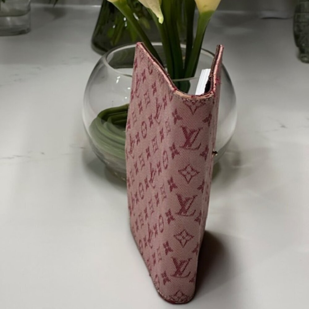 Louis Vuitton Monogram Agenda Cerise (Cherry) + 2026 calendar sheets - Picture 5 of 10